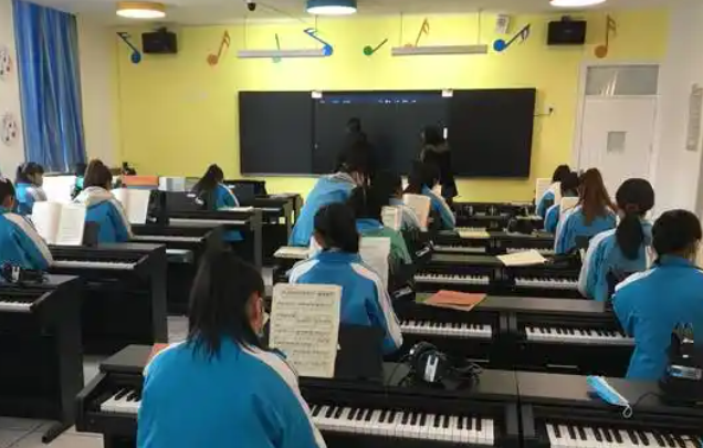 多所高校开设逝世教育课程高校教授称能够提升学生抗压才能