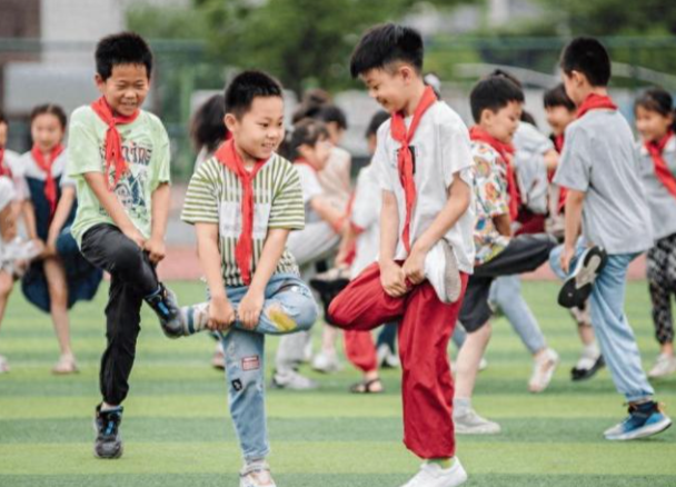 痛痛快快玩一瞬间这五分钟更是一种教育观念的刻度